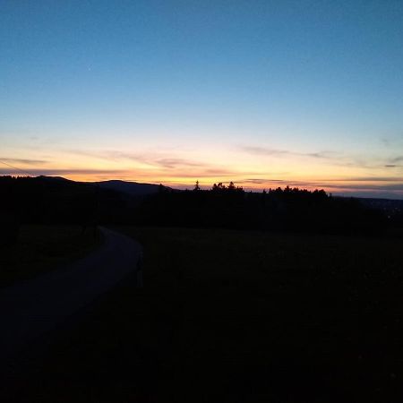Ferienwohnung Steinwald Auslaeufer Mit Blick Auf Koesseine Waldershof Luaran gambar