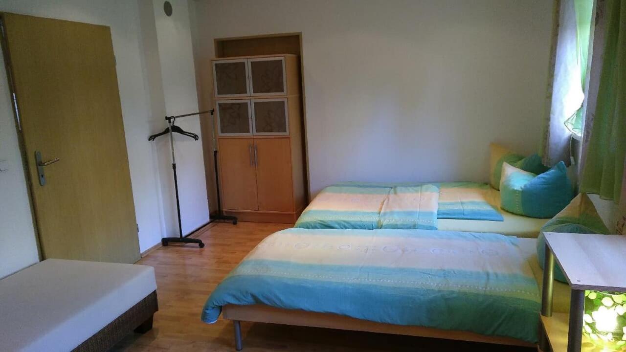 Ferienwohnung Steinwald Auslaeufer Mit Blick Auf Koesseine Waldershof Luaran gambar